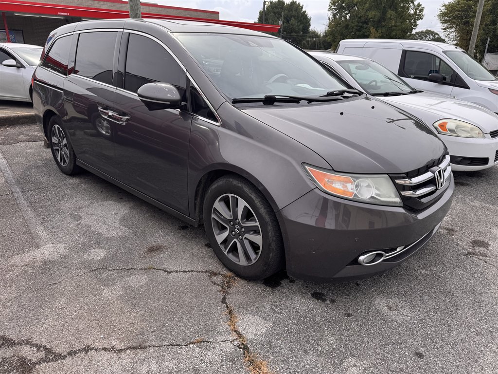 2014 Honda Odyssey Touring's photo