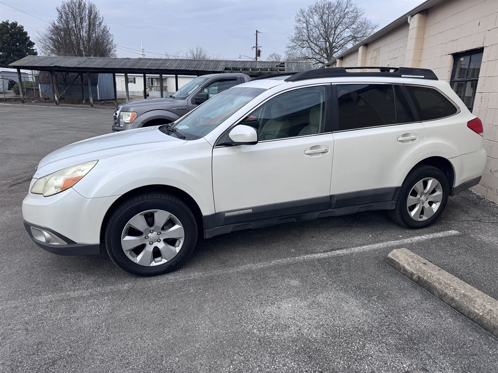2010 Subaru Outback I Premium's photo